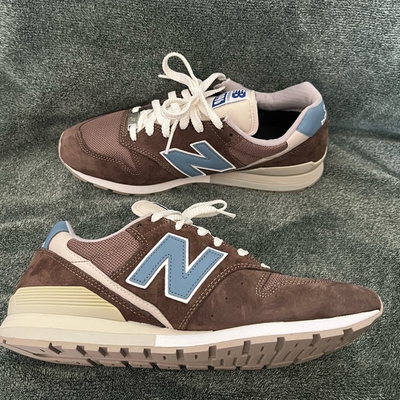 New Balance 996 - Picture 2 of 5